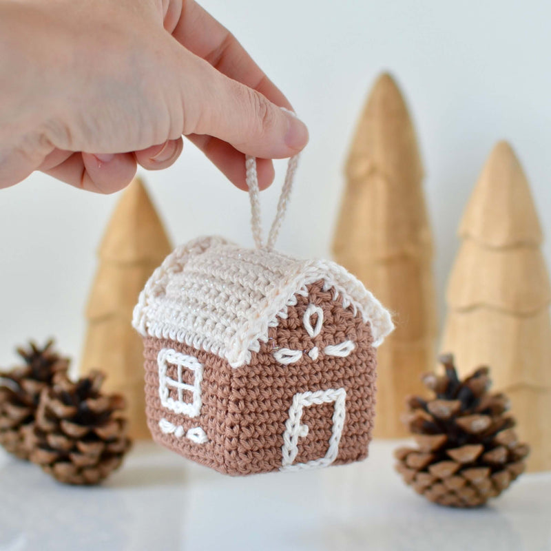 Gingerbread House Ornament (Crochet)
