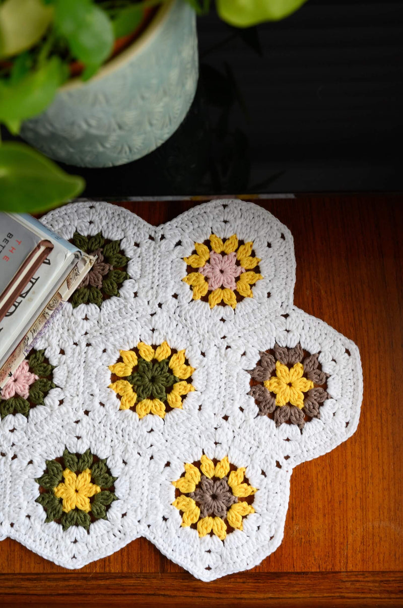 Hexagon Table Runner (Crochet)