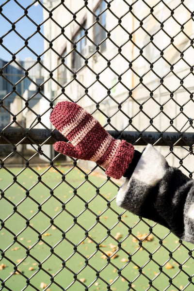 2-Color Mittens (Crochet) – Lion Brand Yarn