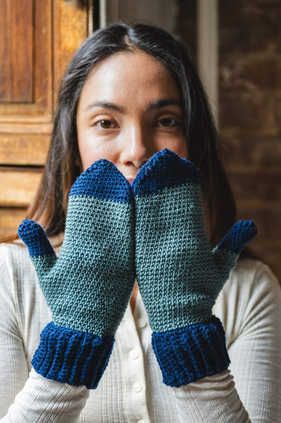 Colorplay Mittens (Crochet) – Lion Brand Yarn