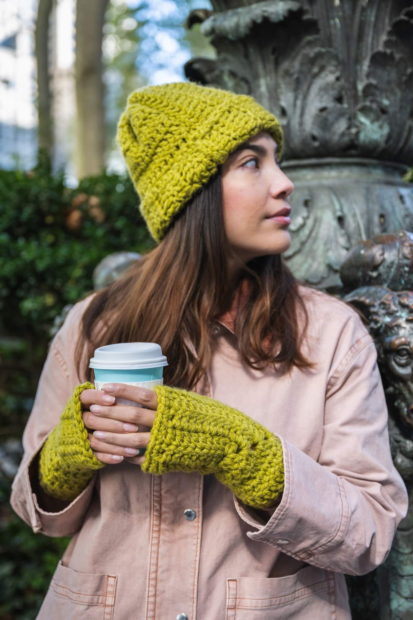 Munday Hat and Wrist Warmers (Crochet) – Lion Brand Yarn