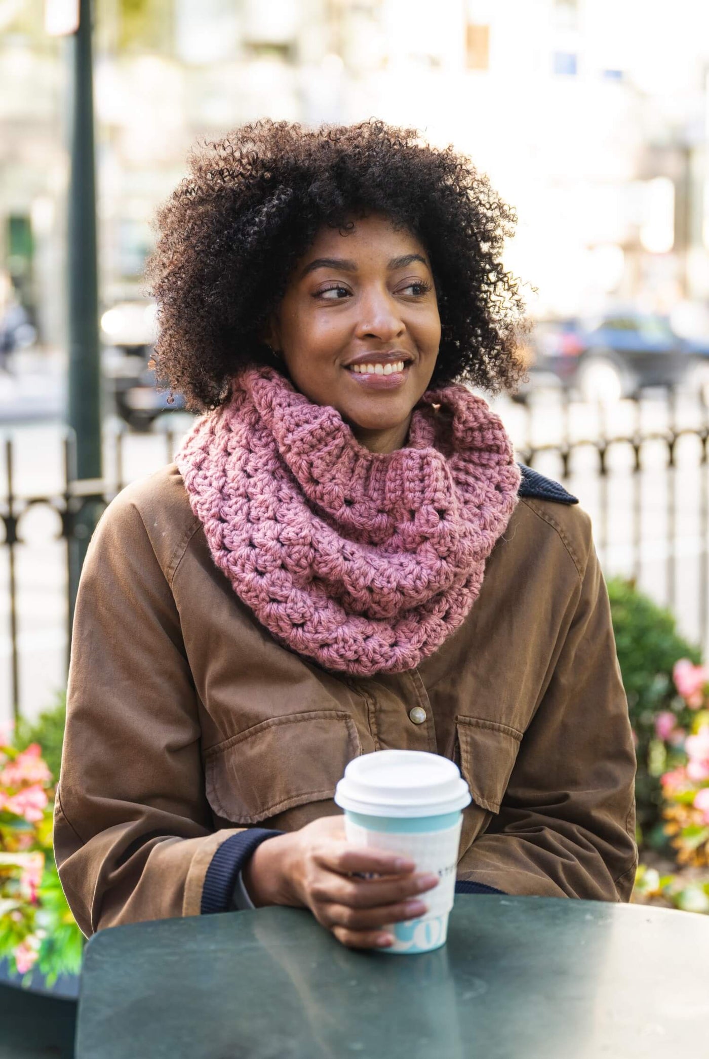 Modern Granny Stitch Cowl (Crochet) – Lion Brand Yarn
