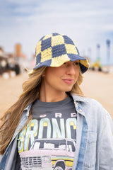woman wearing bucket hat  thumbnail