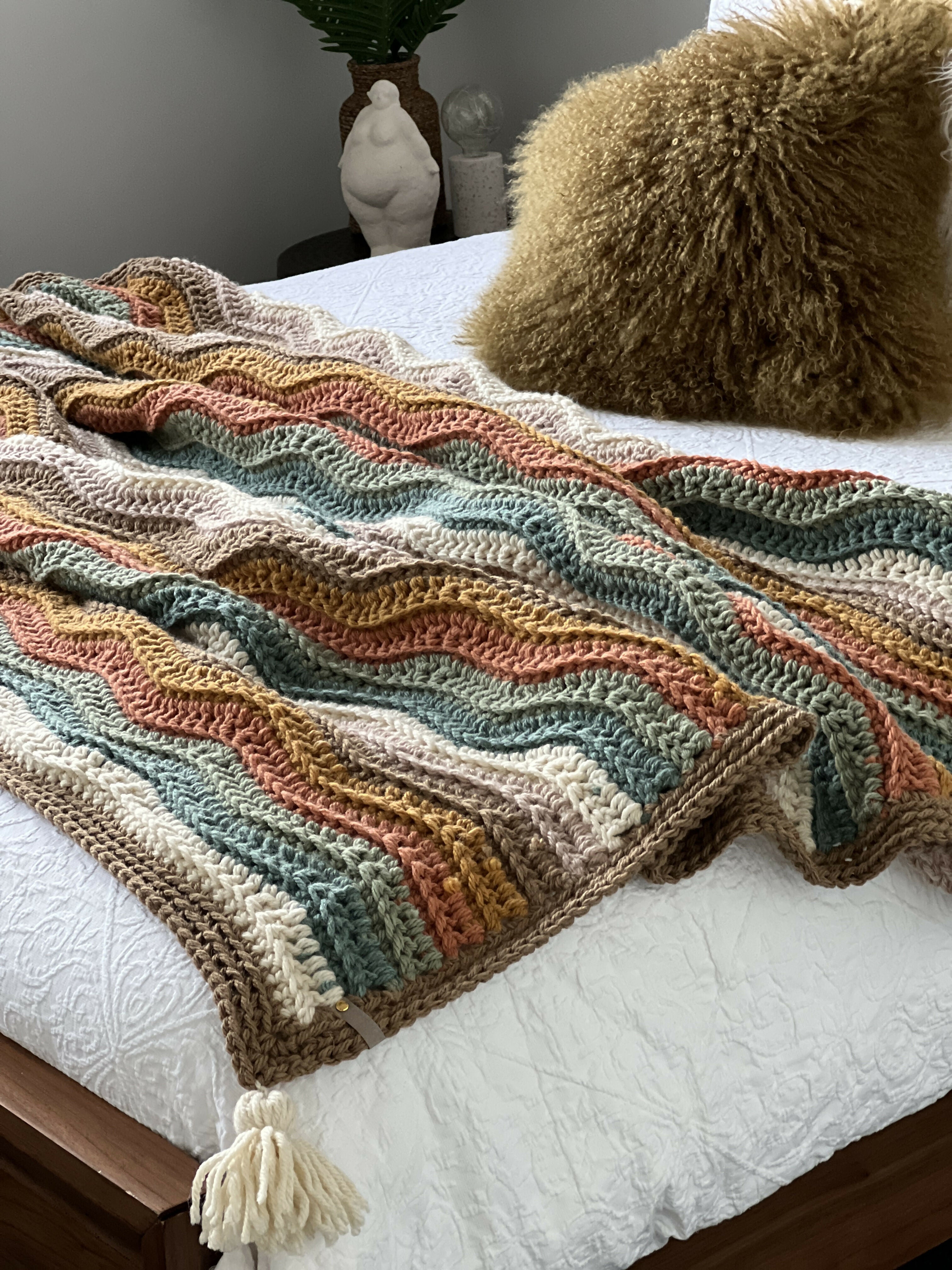 13+ Lion Brand Yarn Free Patterns Ripple Rainbow Blanket (Crochet) – Lion Brand Yarn
