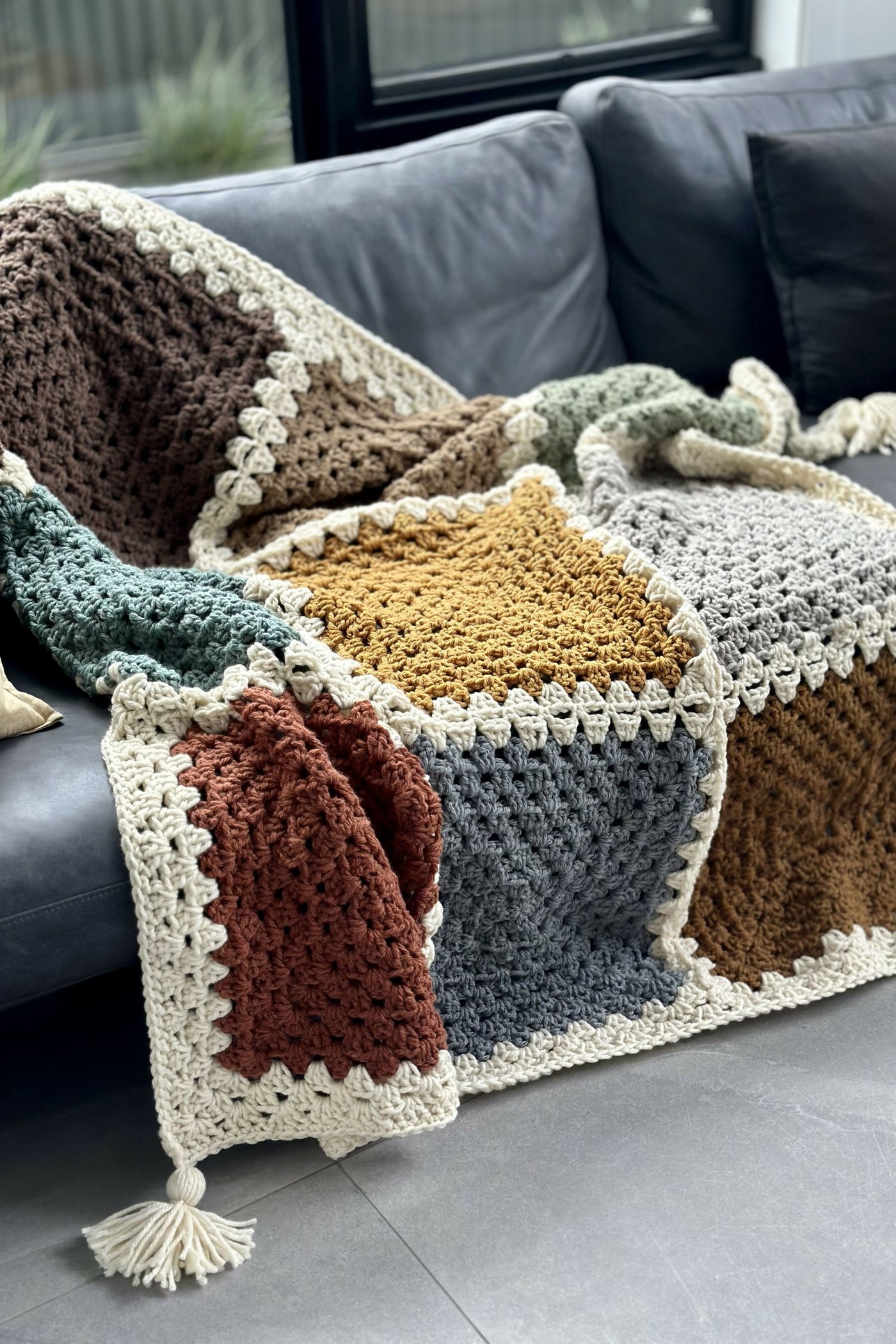 9 Square Granny Throw (Crochet) – Lion Brand Yarn