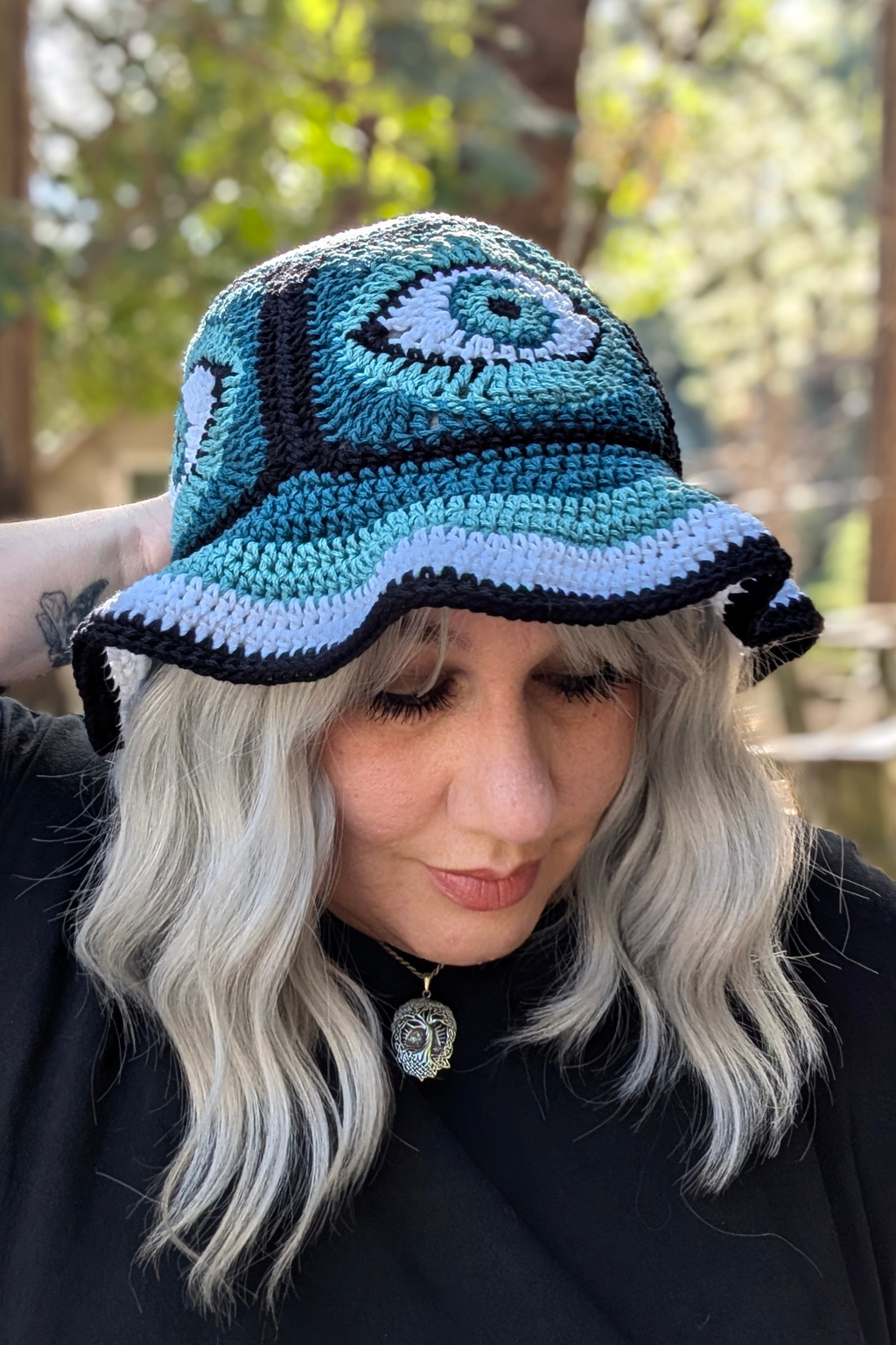 Oculus Bucket Hat (Crochet) – Lion Brand Yarn