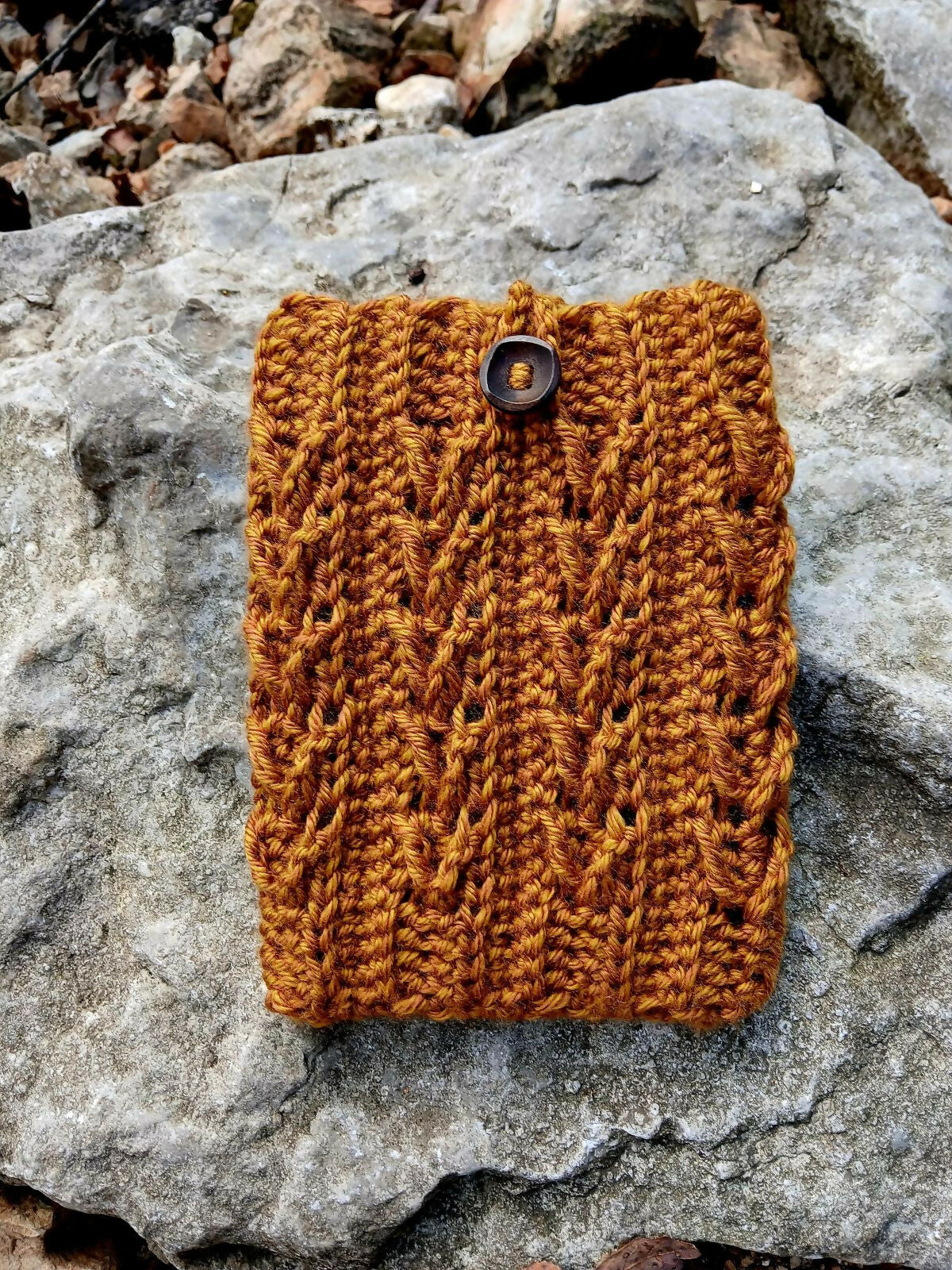 River Arrow Kindle Paperwhite Sleeve (Crochet) – Lion Brand Yarn