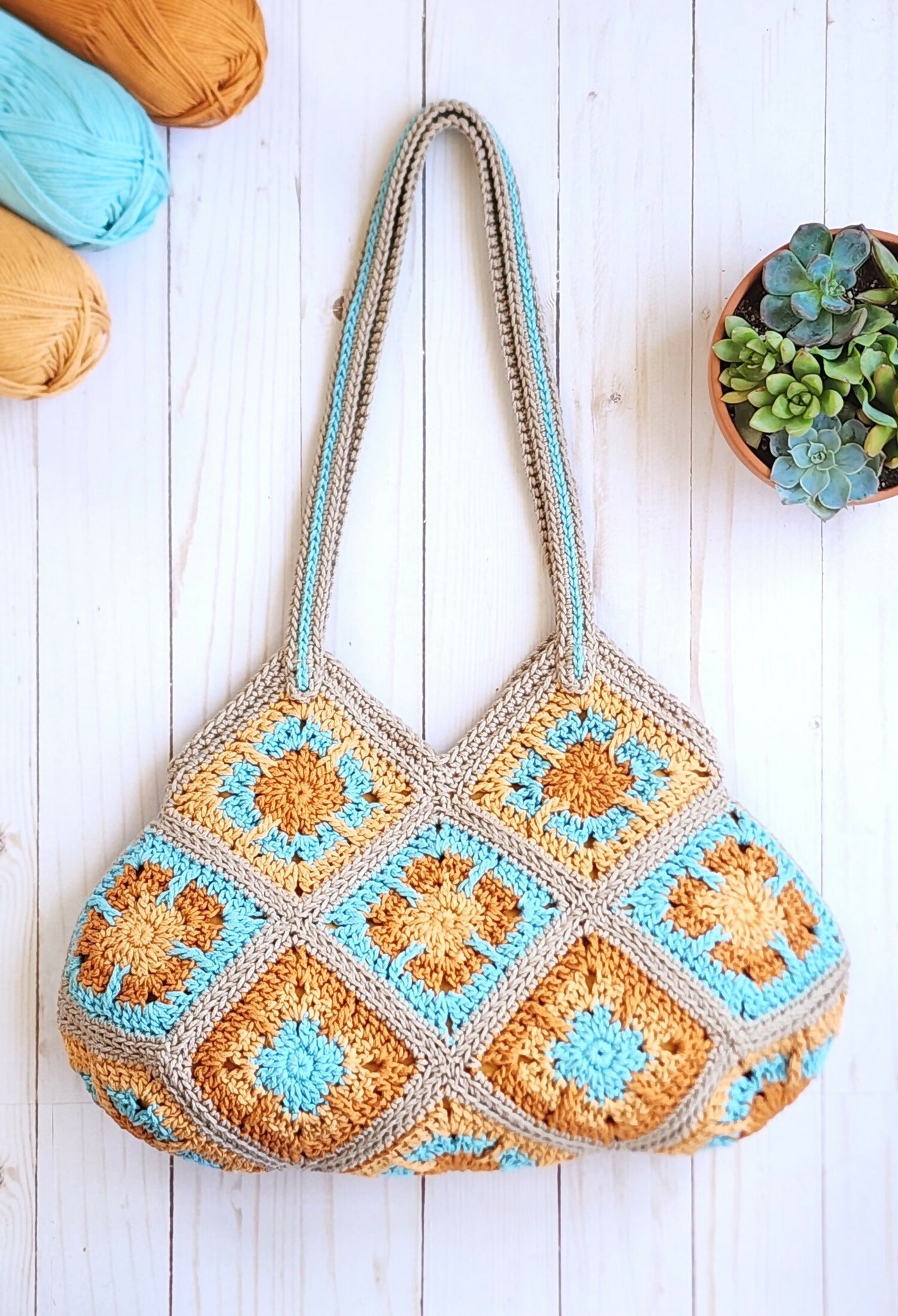 Tucson Shoulder Bag (Crochet) – Lion Brand Yarn