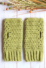 Karen Cable Mitts (Crochet) thumbnail