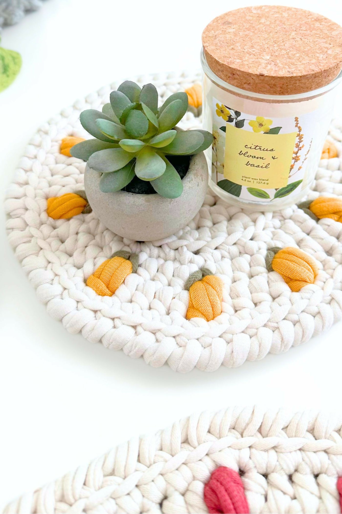 The Tulip Placemat & Doily Set (Crochet) – Lion Brand Yarn