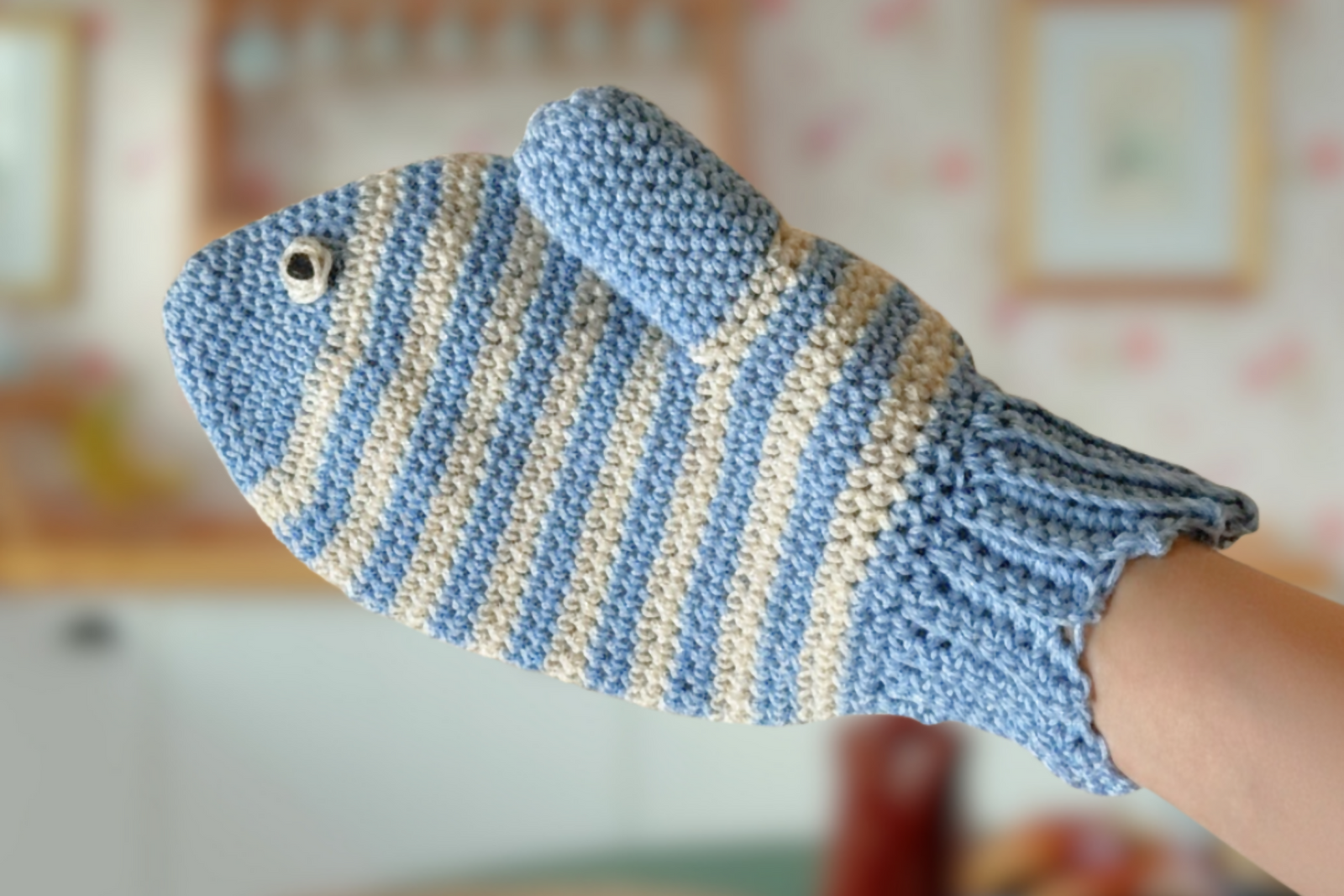 Fish Oven Mitt & Ship's Wheel Potholder/Trivet (Crochet) – Lion