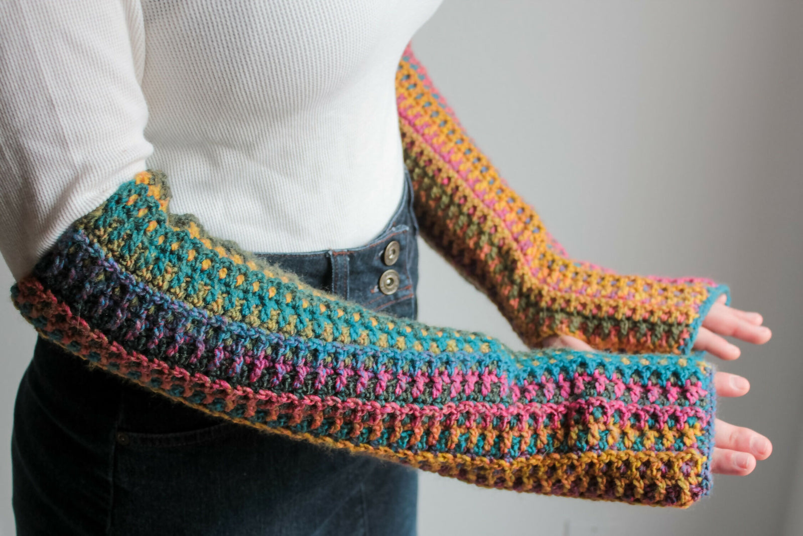 Mountain Trail Arm Warmers (Crochet) – Lion Brand Yarn