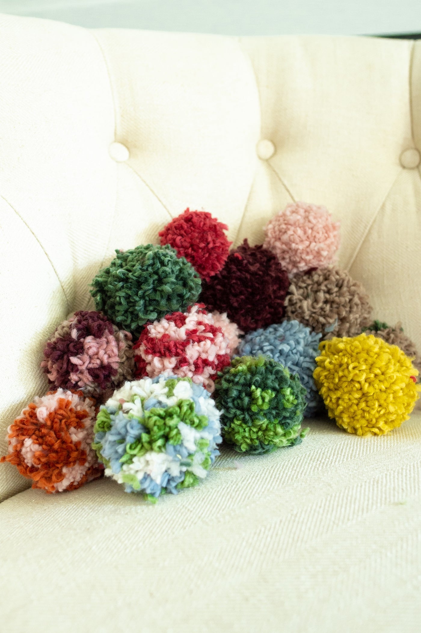Plethora Of Pom-Poms (Craft) – Lion Brand Yarn
