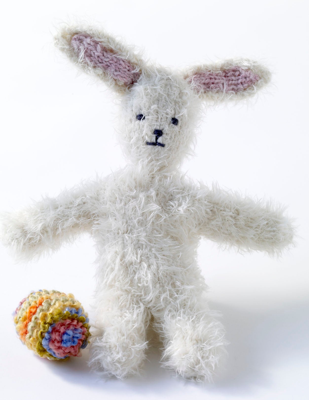 Cuddly Bunny Pattern (Knit) - Version 1 – Lion Brand Yarn