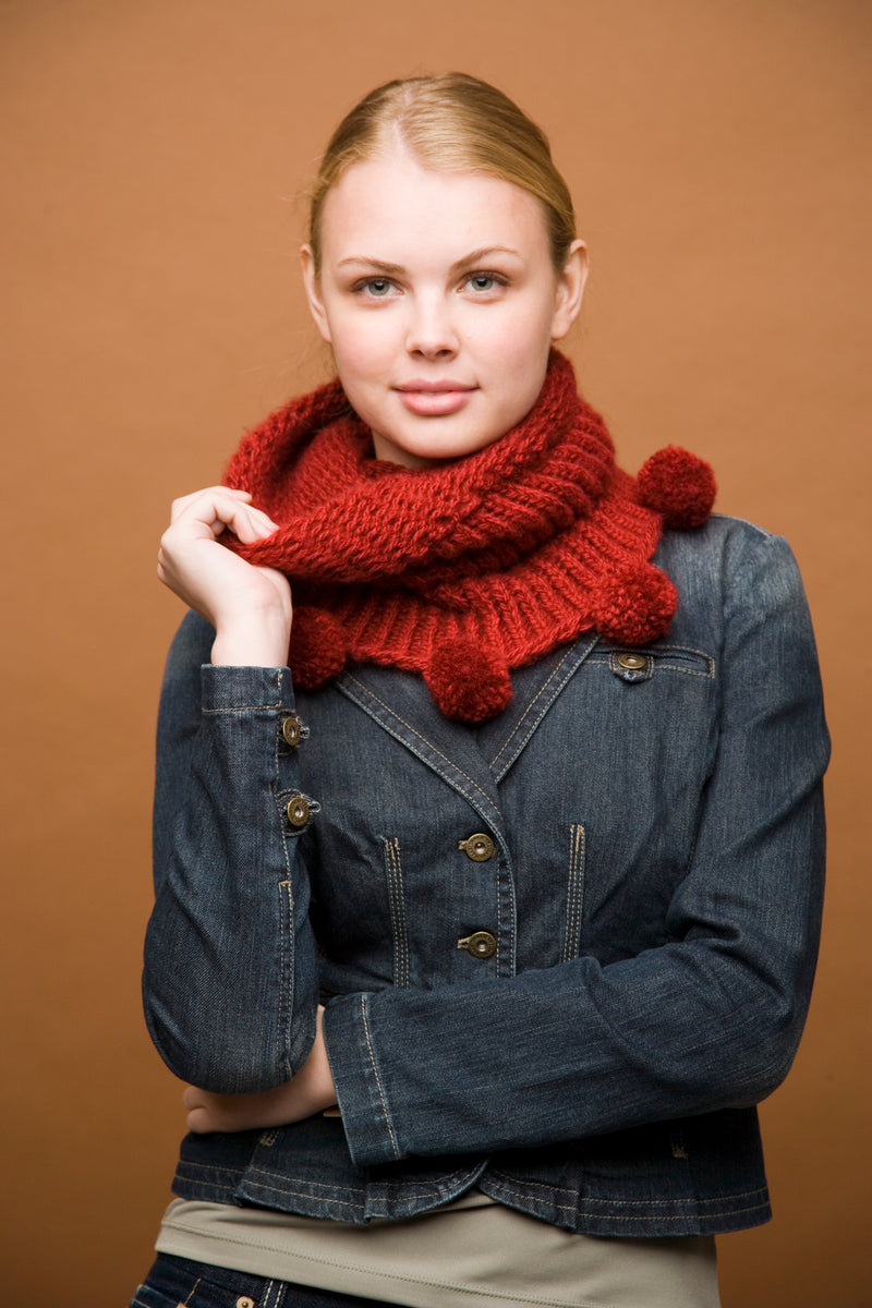 Knifty Knitter Cowl with Pom-Poms (Knit)
