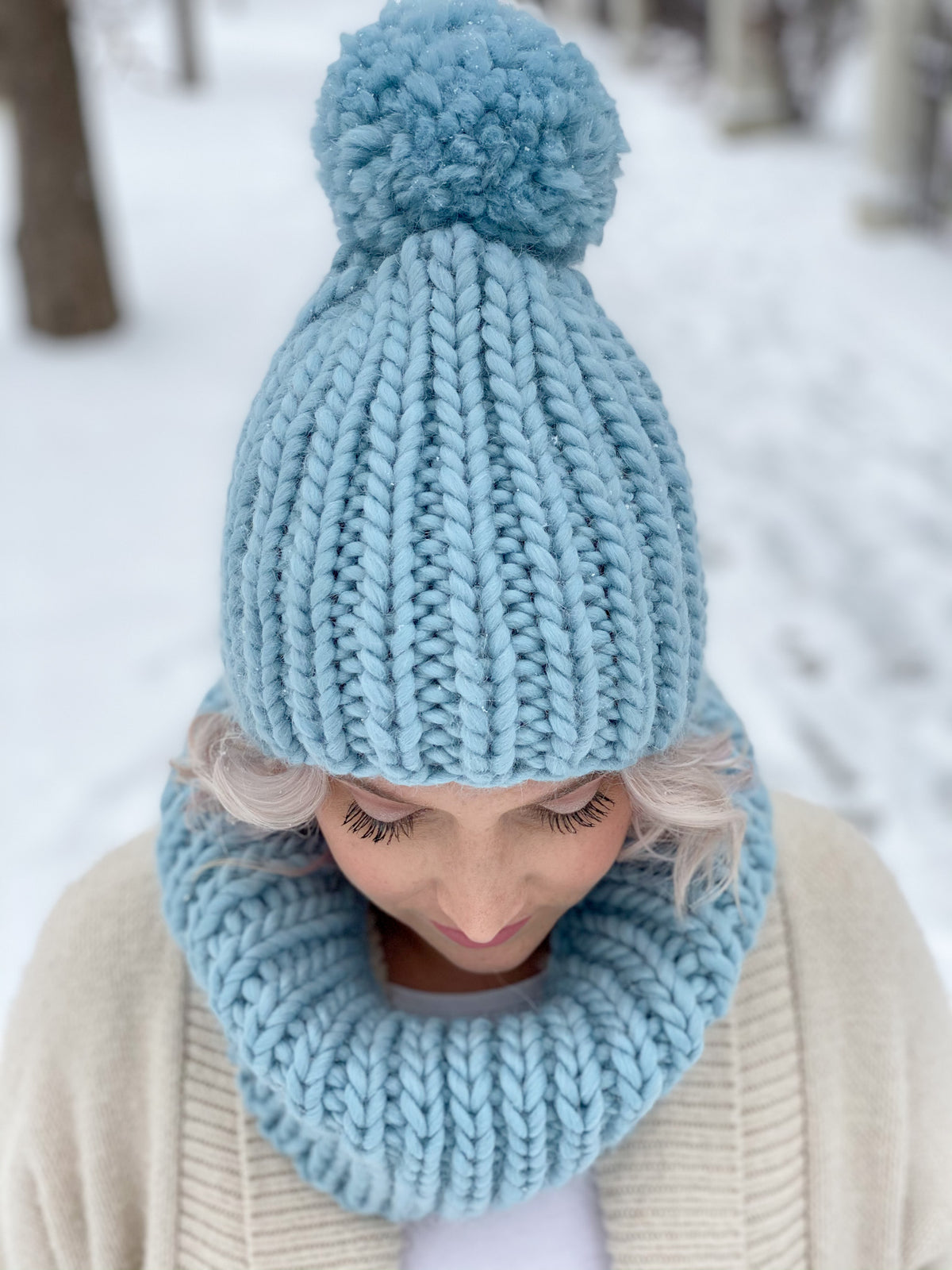 Knit Kit Everyday Basic Beanie & Cowl Lion Brand Yarn