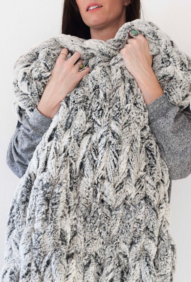 Knit Kit - Yooge Big Fur Knit Throw