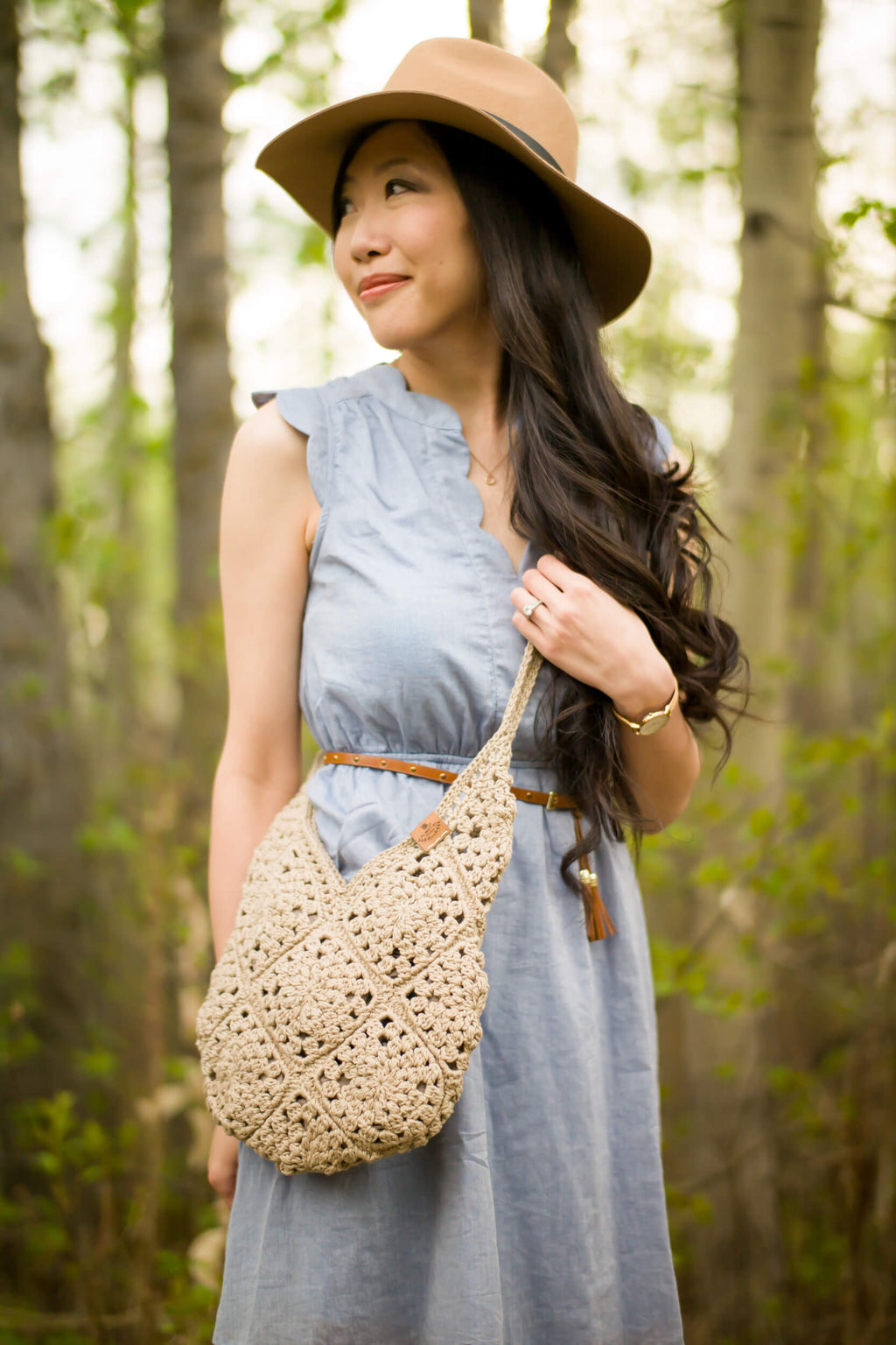 おさる　y.a.r.n. original shoulder bag Crochet Kit - Lille Cabled Shoulder Bag – Lion Brand Yarn