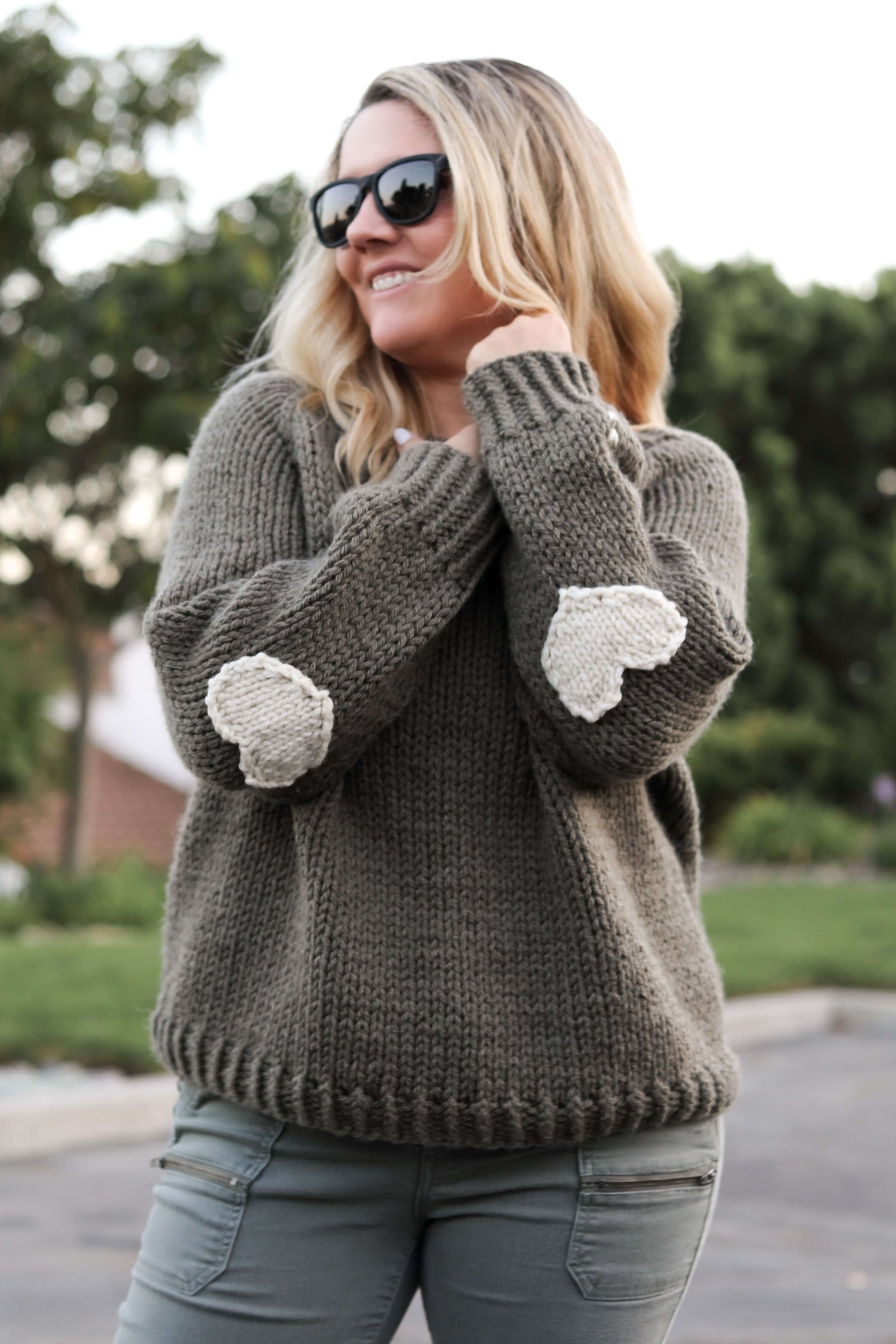 新品 CreativeDrugStore 24AW Knit Sweater Knit Kit - Luv Pullover – Lion Brand Yarn