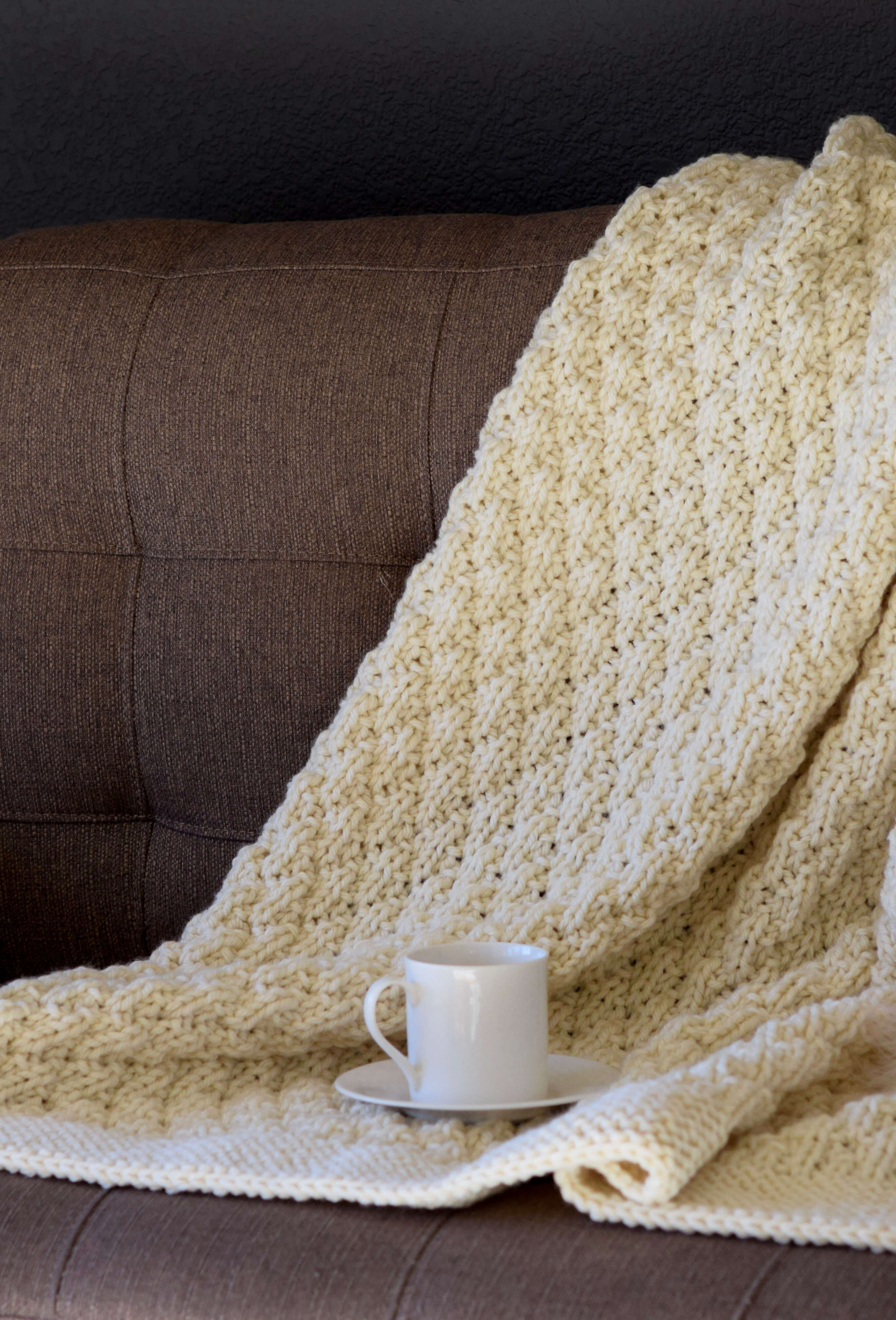 Knit Kit - Billowy Quilted Throw – Lion Brand Yarn