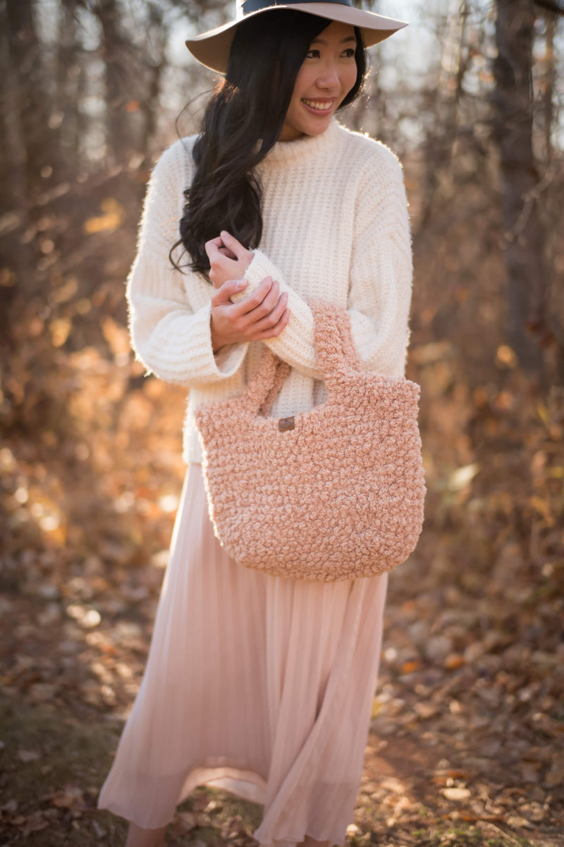 Crochet Kit - Fuzzy Fleece Bag