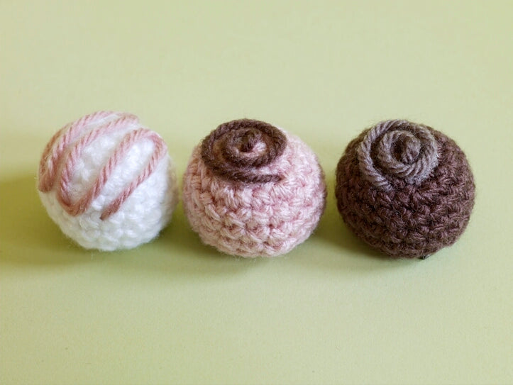 Amigurumi Bon-Bon Magnets (Crochet)