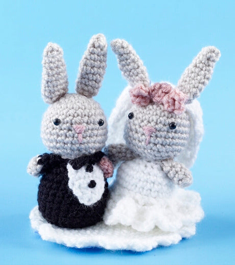 Amigurumi Bunny Wedding Cake Topper (Crochet)