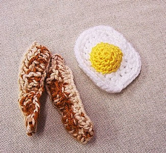 Egg Magnet (Crochet)