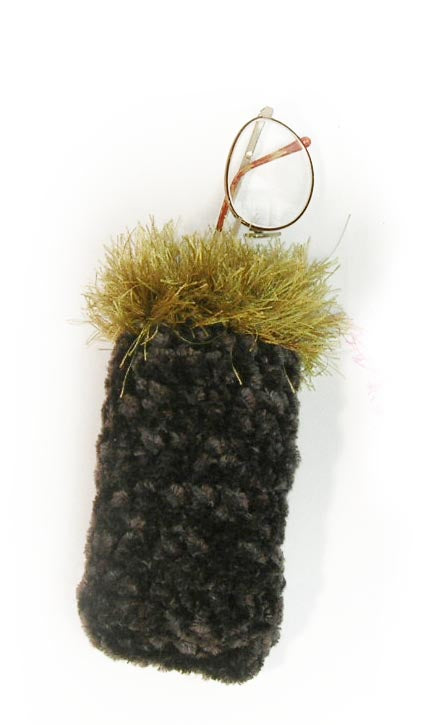 Fur Trimmed Eyeglass Case Pattern (Crochet)