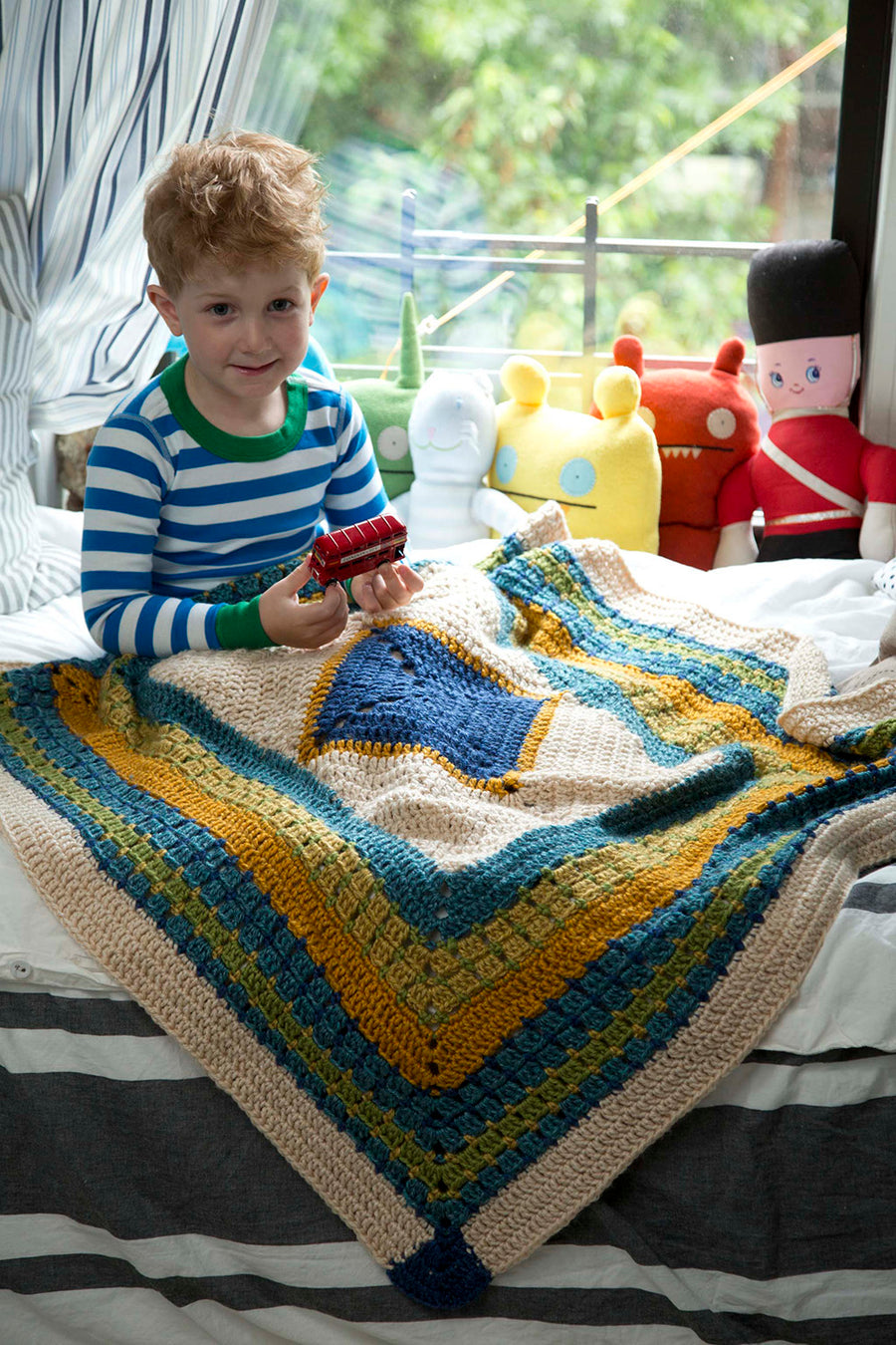Little Boy Blue Blanket Pattern (Crochet) Lion Brand Yarn