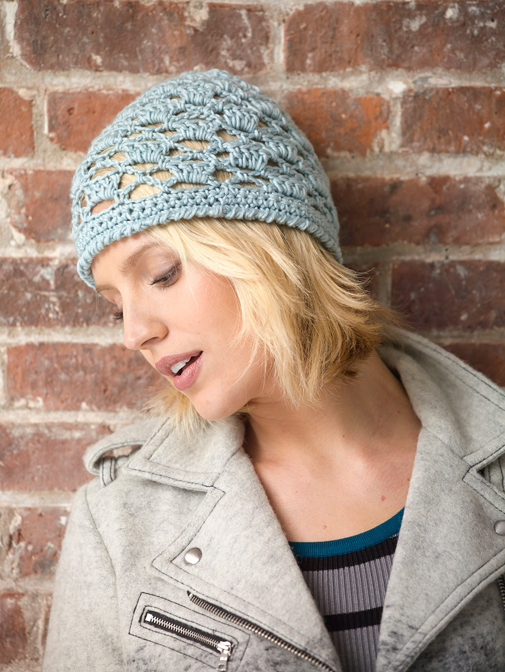 Mod Lace Hat Pattern (Crochet) - Version 1 – Lion Brand Yarn
