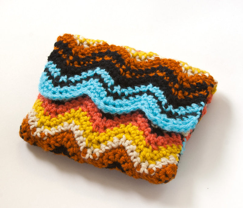 Piquant Ripple Clutch Pattern (Crochet)