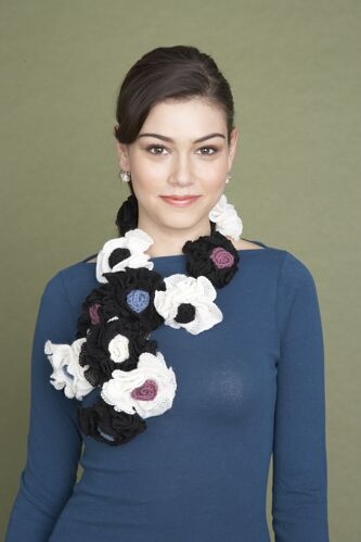 Rose Necklace Pattern (Crochet)