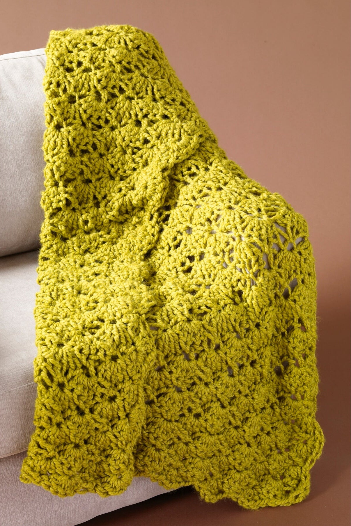 Shell Pattern Afghan Speed Hook Shell Afghan Pattern (Crochet) – Lion Brand Yarn
