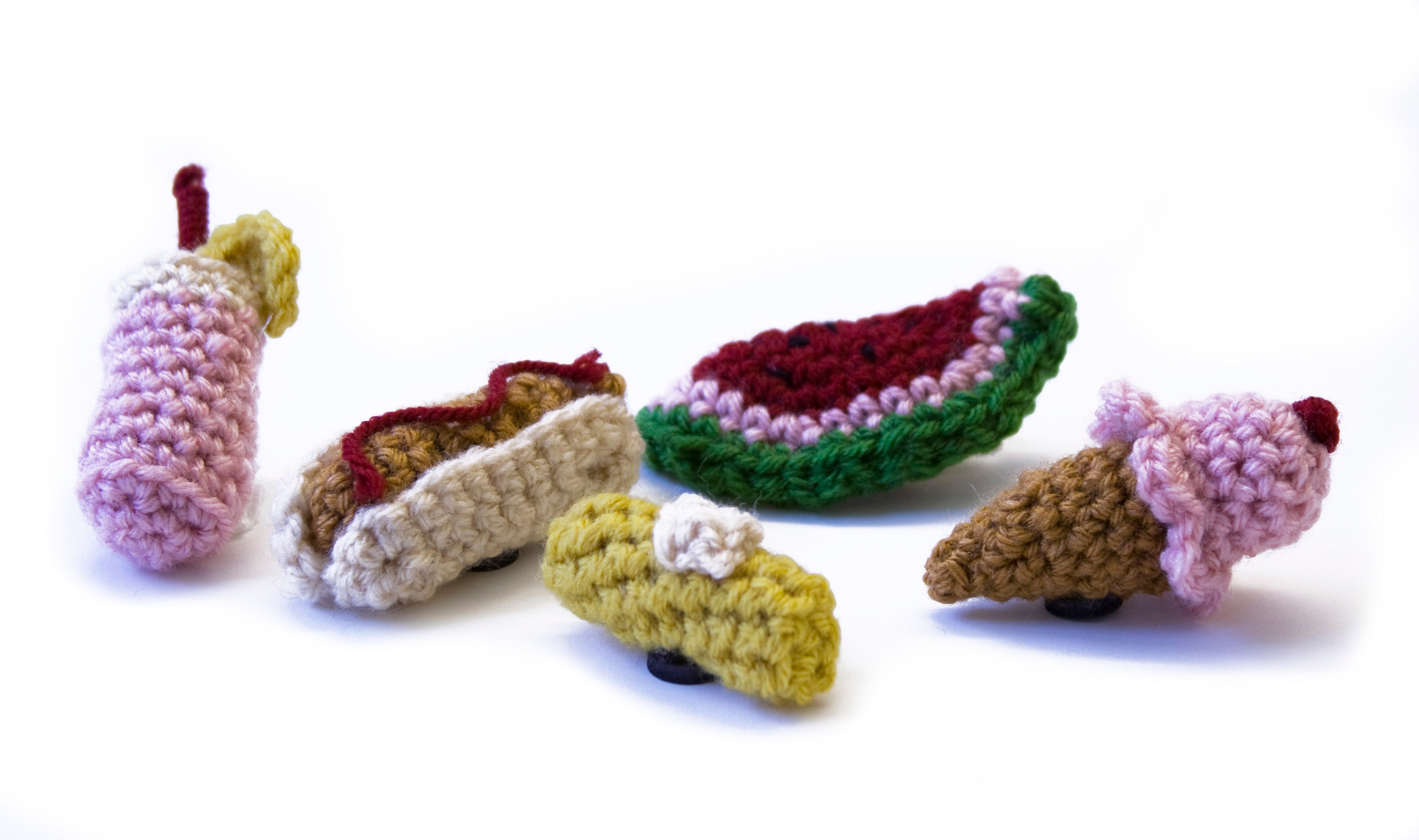 Crochet Pattern Using Magnets Summer Magnets (Crochet) – Lion Brand Yarn
