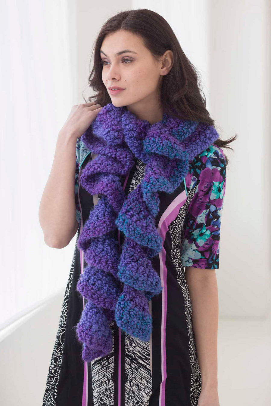 Super Quick Ruffled Scarf Pattern (Crochet) - Version 2 – Lion