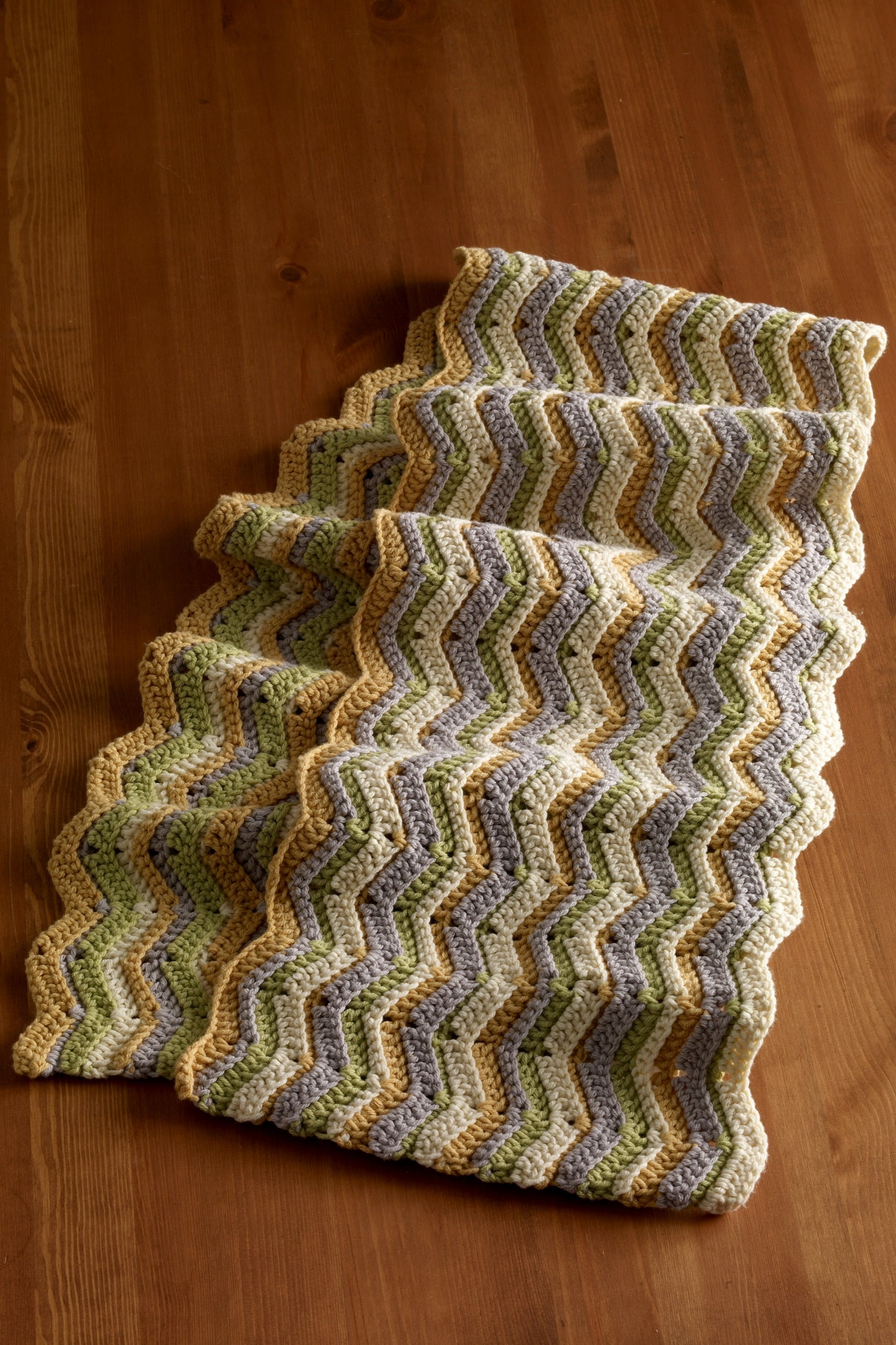 Zig Zag Wrap (Crochet) Lion Brand Yarn