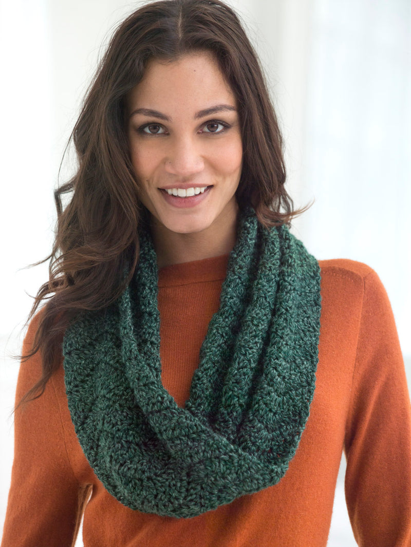 Twisted Wave Cowl (Crochet)