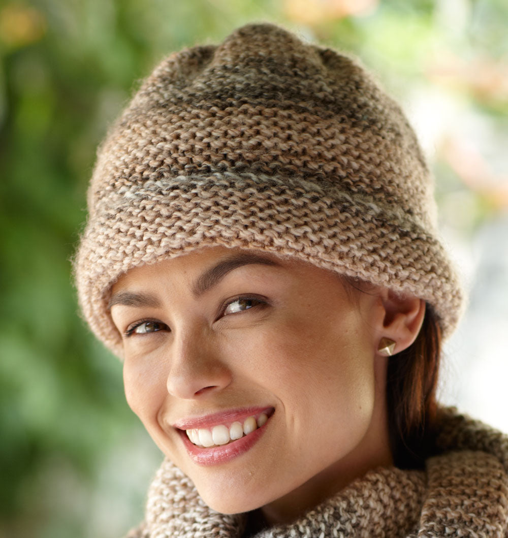 Caramel Swirl Hat (Knit) - Version 1 – Lion Brand Yarn