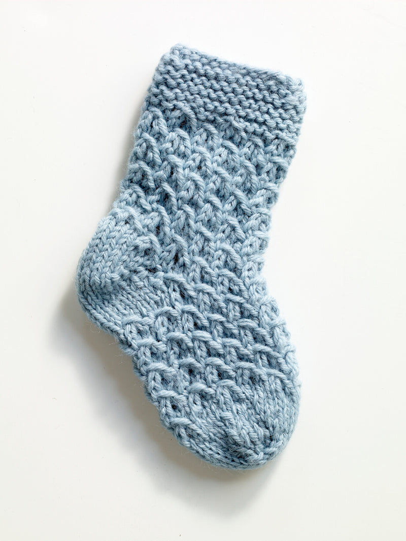 Eyelet Socks Pattern (Knit)