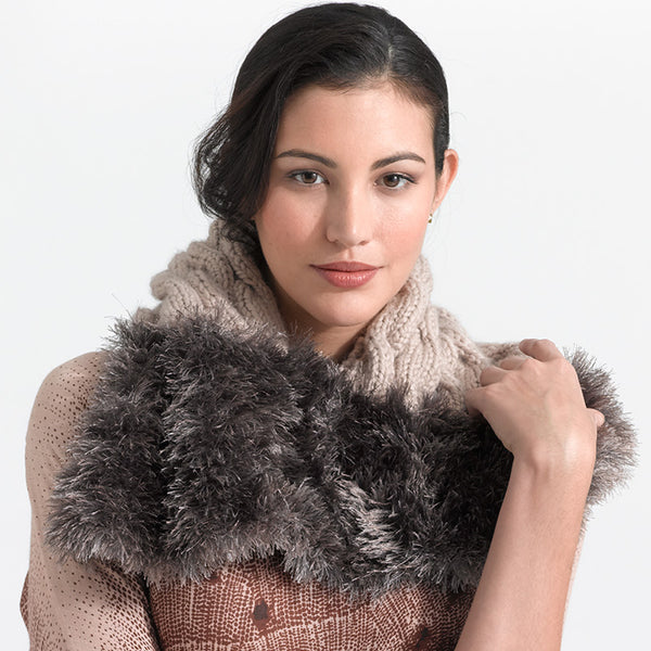 Fur Luxe Neck Warmer (Knit) – Lion Brand Yarn