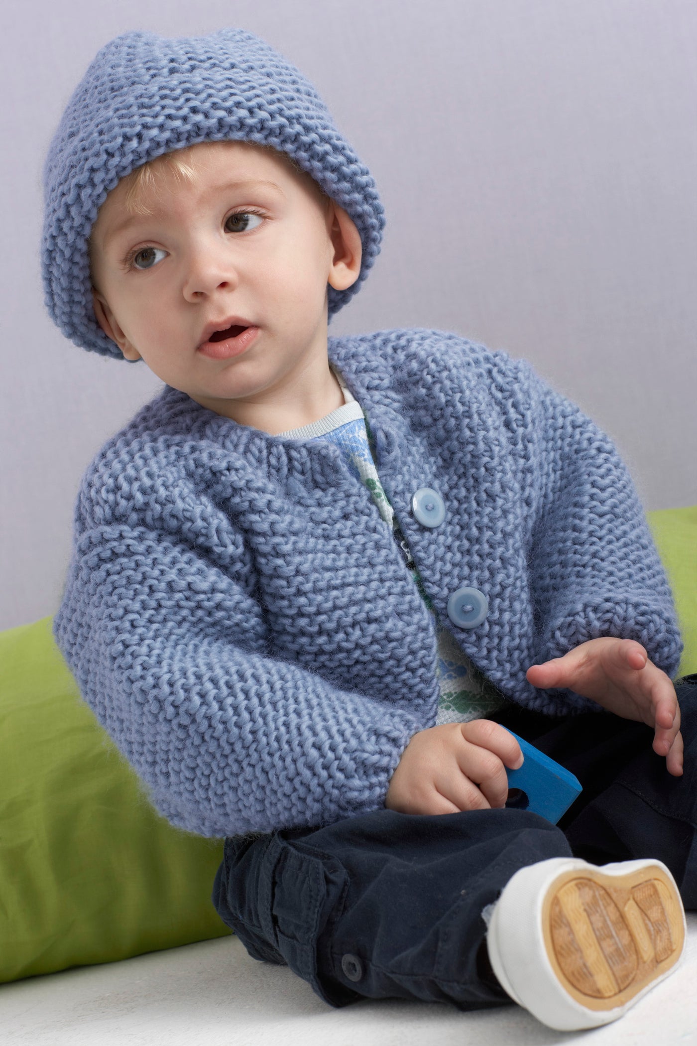 Oakwood Cardigan and Hat Pattern (Knit) – Lion Brand Yarn