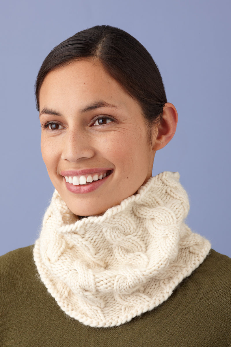 Simple Cable Cowl Pattern (Knit)
