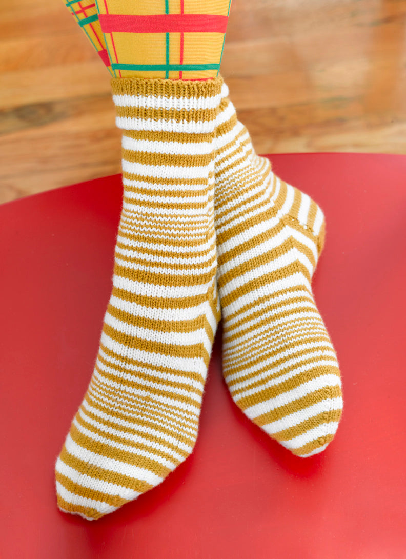 Simple Striped Socks (Knit)