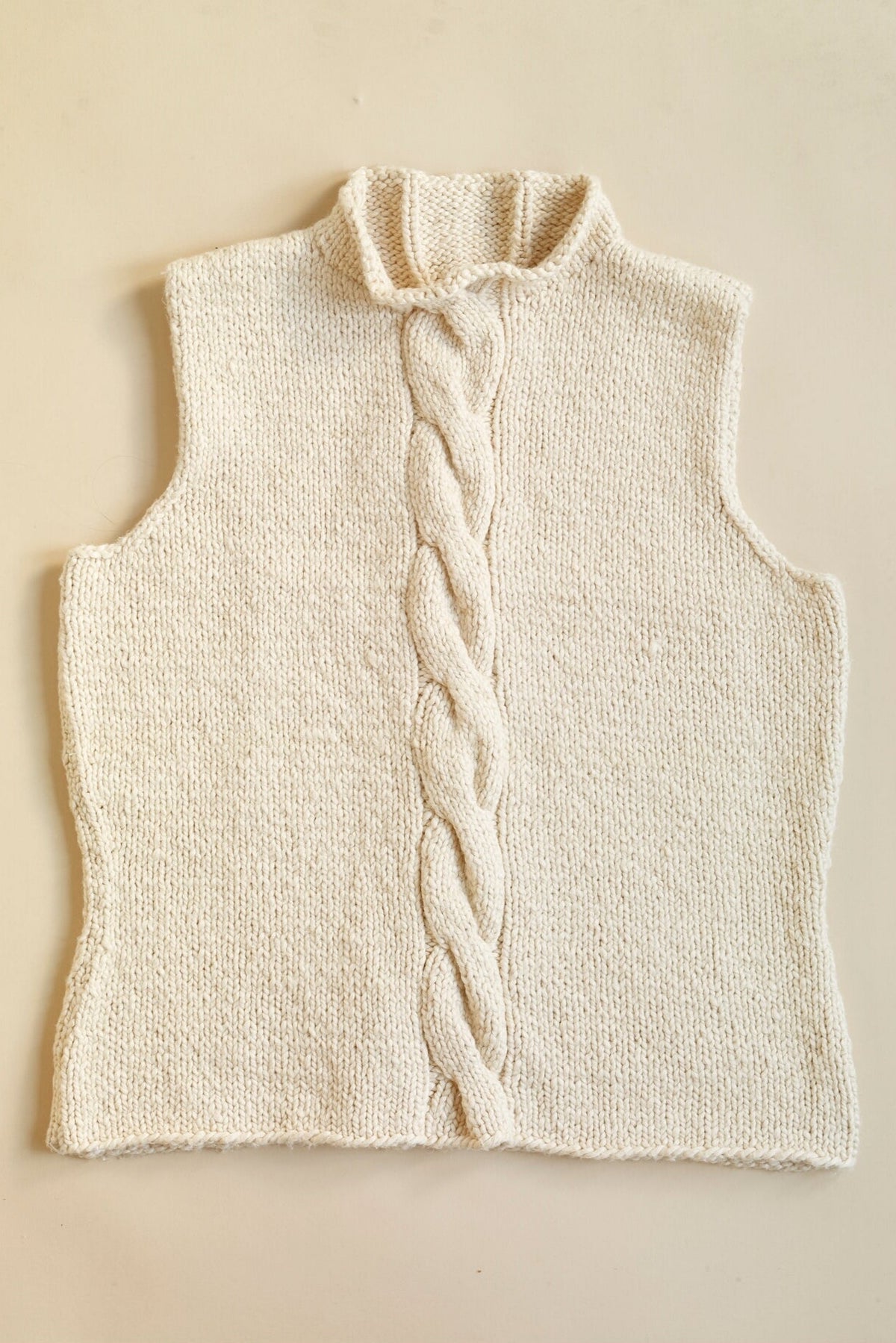 Womens Cabled Shell Pattern (Knit) – Lion Brand Yarn