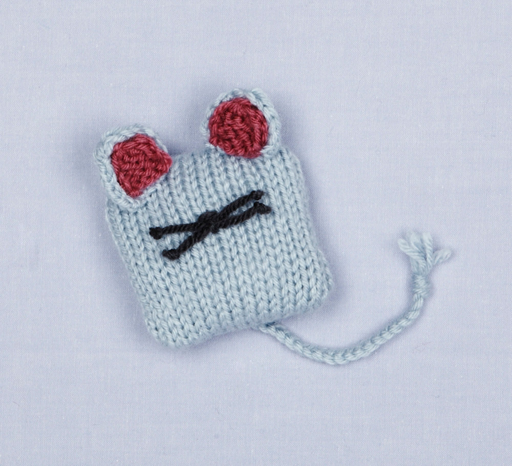 Loom Knit Mouse Pattern – Lion Brand Yarn