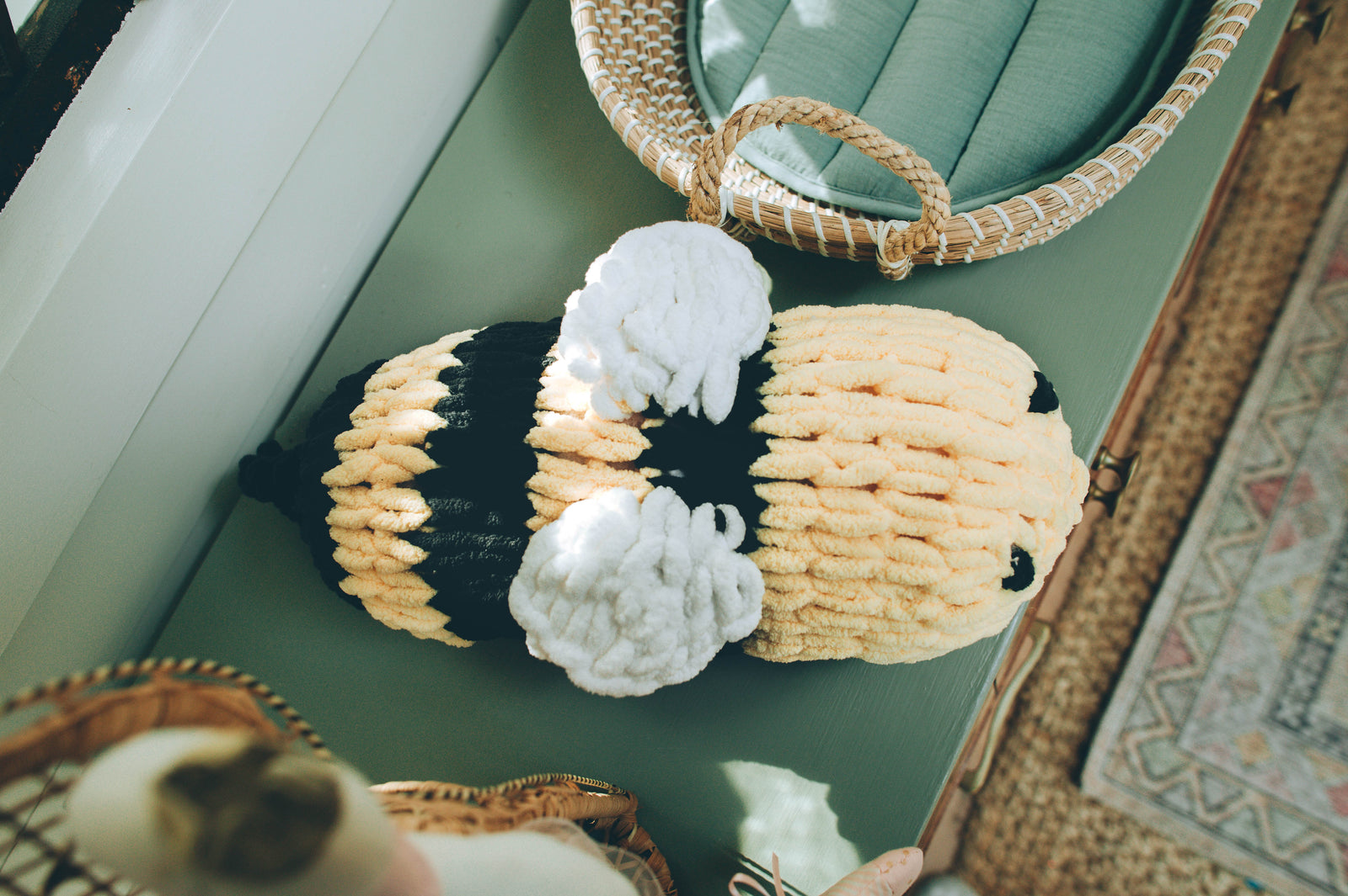 buzzy-bumblebee-craft-lion-brand-yarn