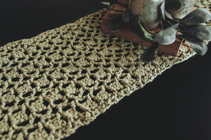 Rola Table Runner (Crochet)