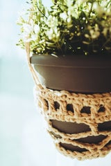 Rhea Plant Hanger (Crochet) thumbnail