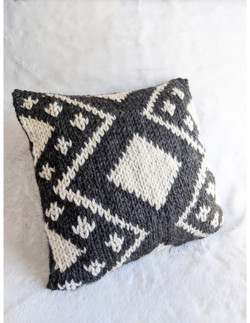 Sella Pillow (Knit)
